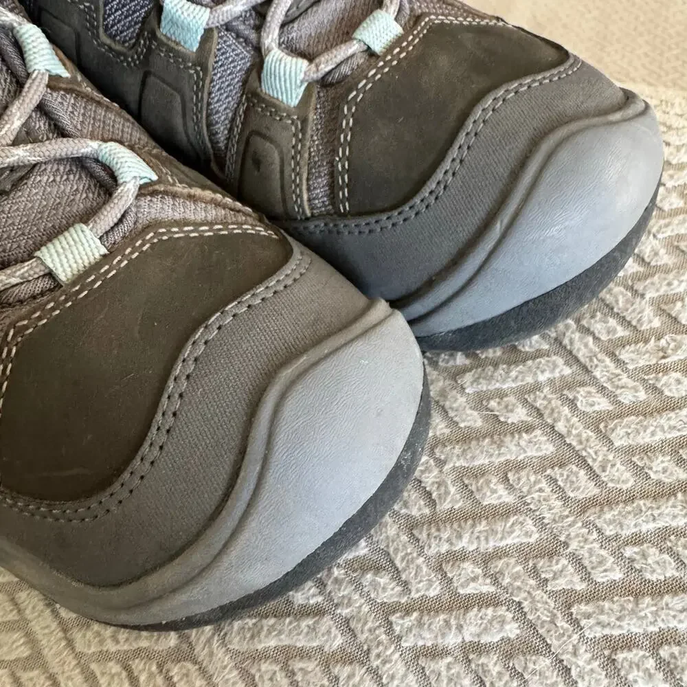 KEEN Women's Circadia Mid Waterproof Hiking Boot Gray Size 7 Gorpcore